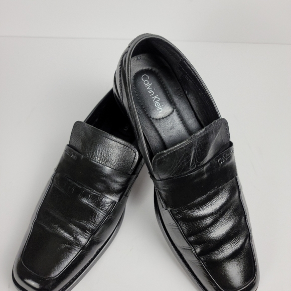 Calvin Klein slip on leather dress shoe - Picture 3 of 9
